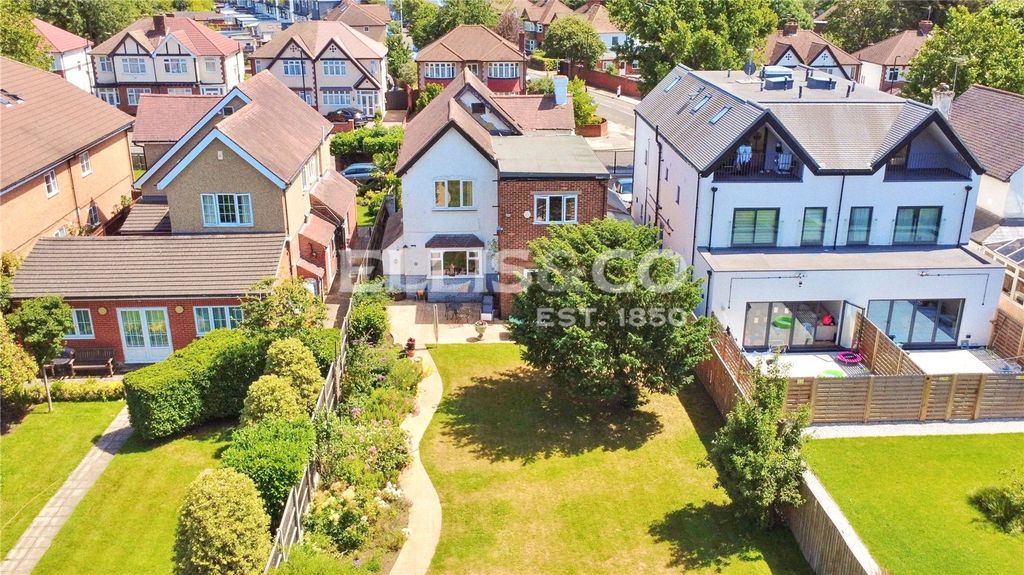 Property photo 2 of 29 Picture No. 14