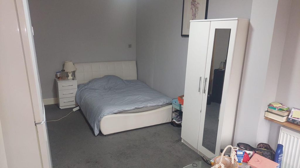 Property photo 1 of 8 Lovely 1 Bedroom Studio Flat - Looking For Professionals Close To Heartlands Hospital