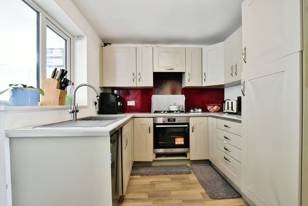 Property photo 2 of 17 Photo