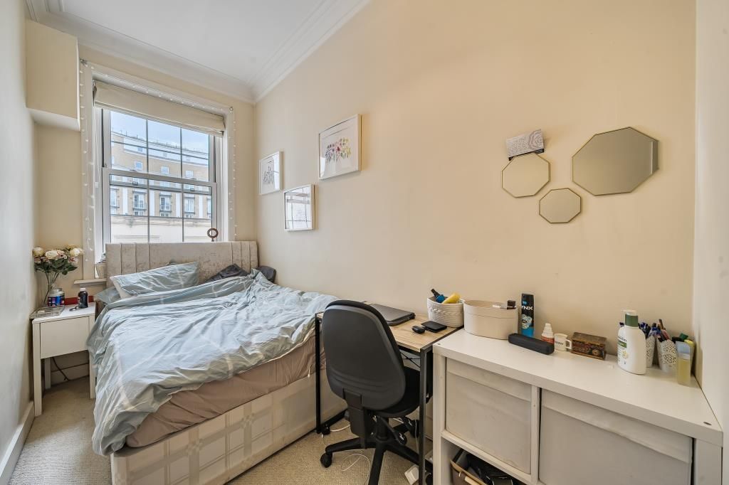 Property photo 2 of 19 Bedroom