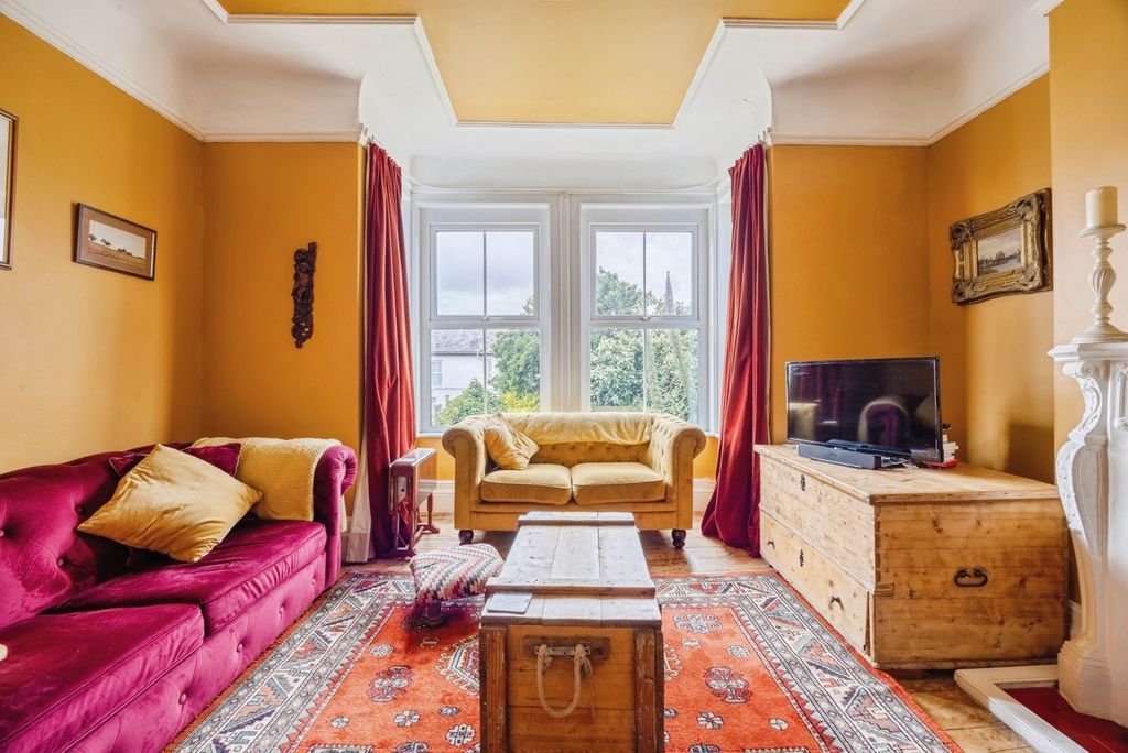 Property photo 3 of 22 Pbox-Img.Jpg