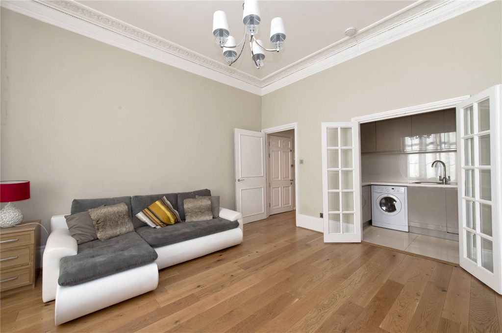 Property photo 3 of 8 Picture No. 05