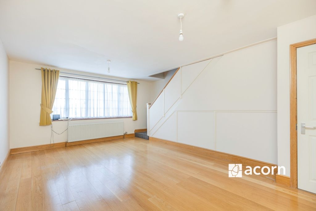 Property photo 3 of 6 Reception