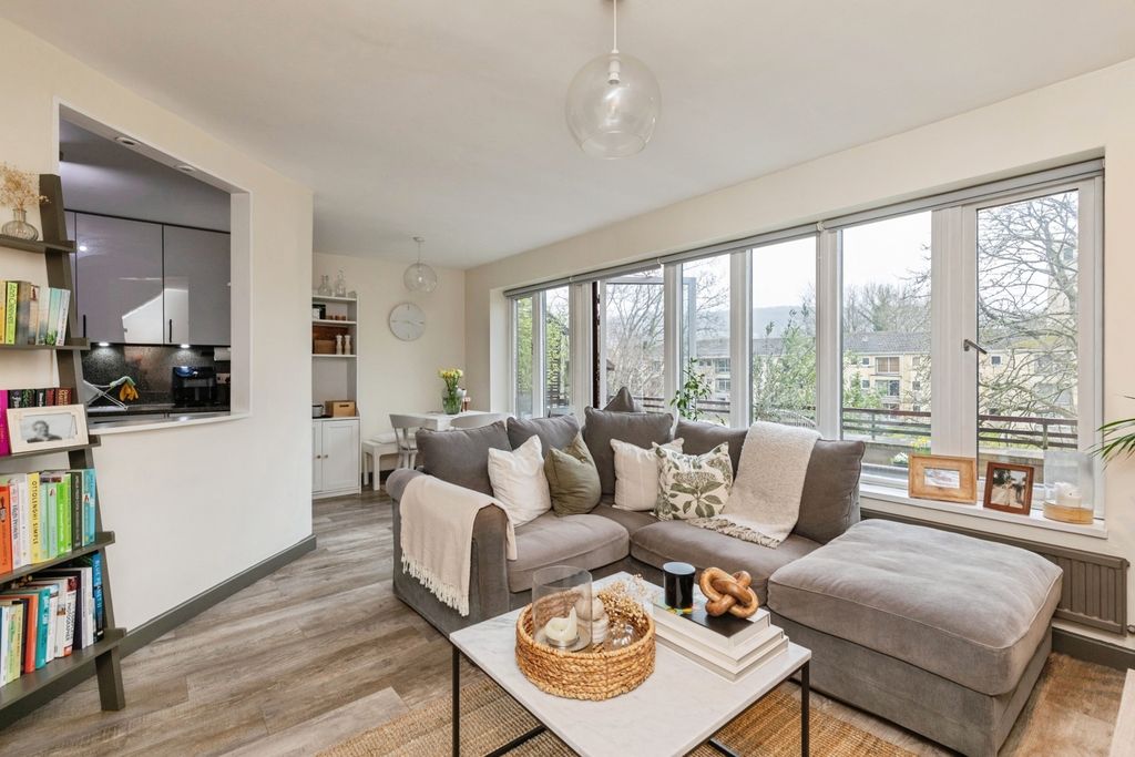 Property photo 2 of 13 Pbox-Img.Jpg