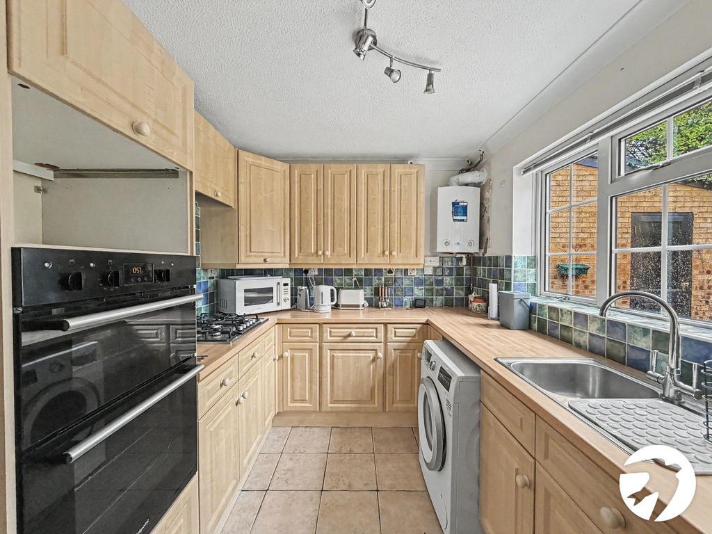 Property photo 2 of 13 Picture No. 30