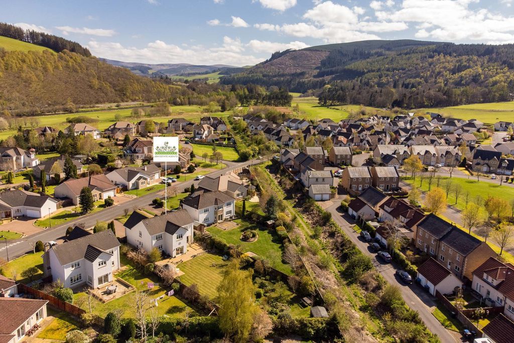 Property photo 2 of 38 Photo 32