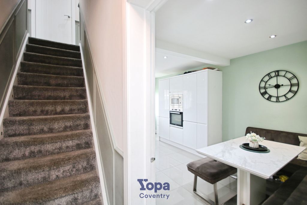 Property photo 3 of 31 E4d0Ed32-Entrance.Jpg
