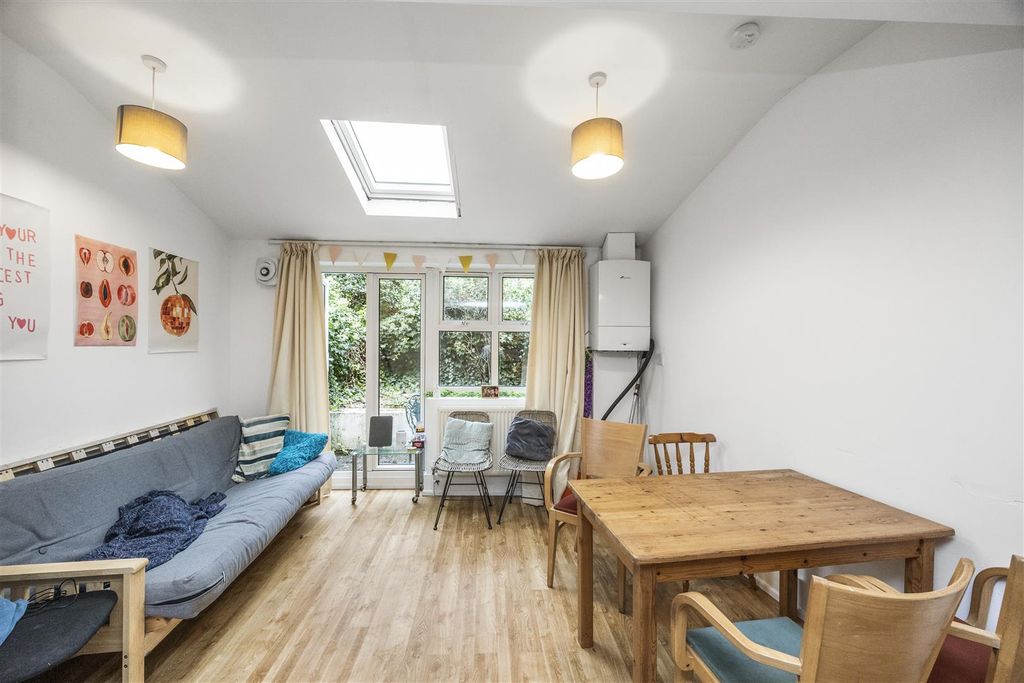 Property photo 3 of 10 Living Room