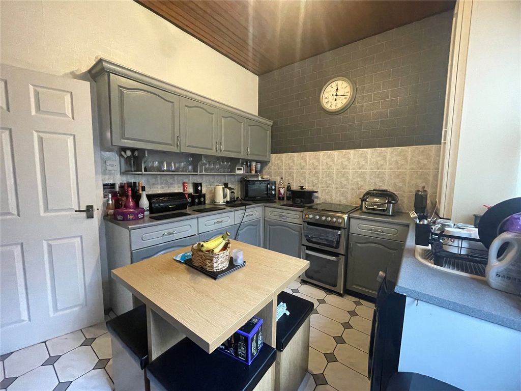 Property photo 2 of 9 Breakfast Kitchen