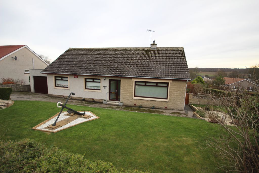 Property photo 2 of 28