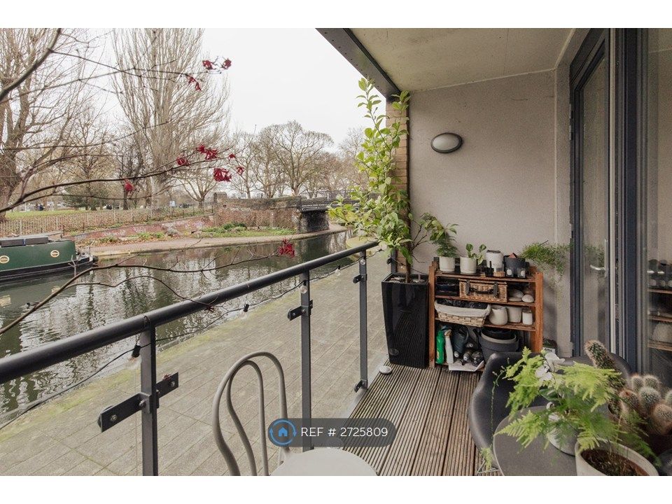 Property photo 3 of 28 Balcony