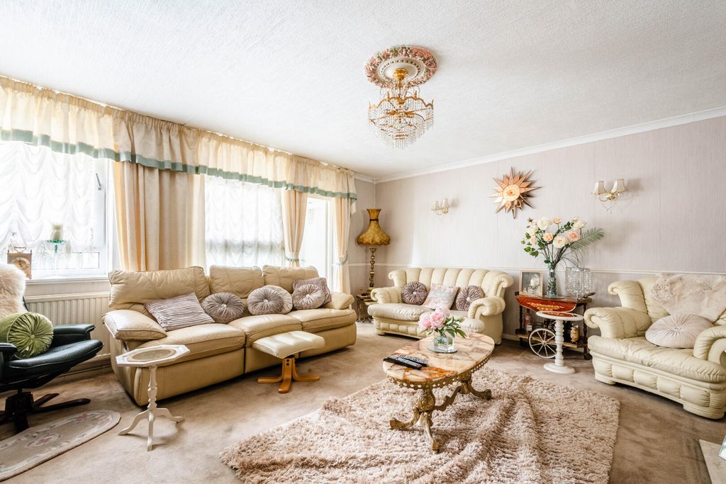 Property photo 2 of 15 Living Room