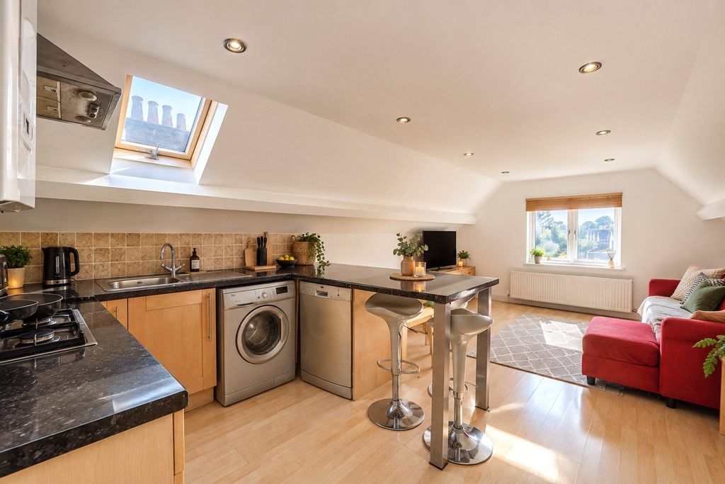 Property photo 3 of 6 Kitchen