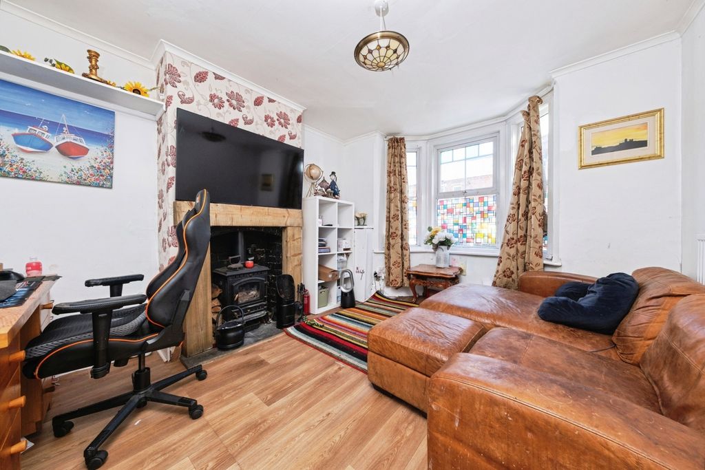 Property photo 2 of 12 Pbox-Img.Jpg