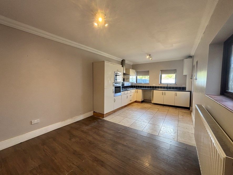 Property photo 3 of 27