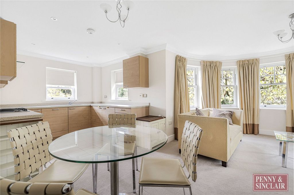 Property photo 2 of 9 Dining Area