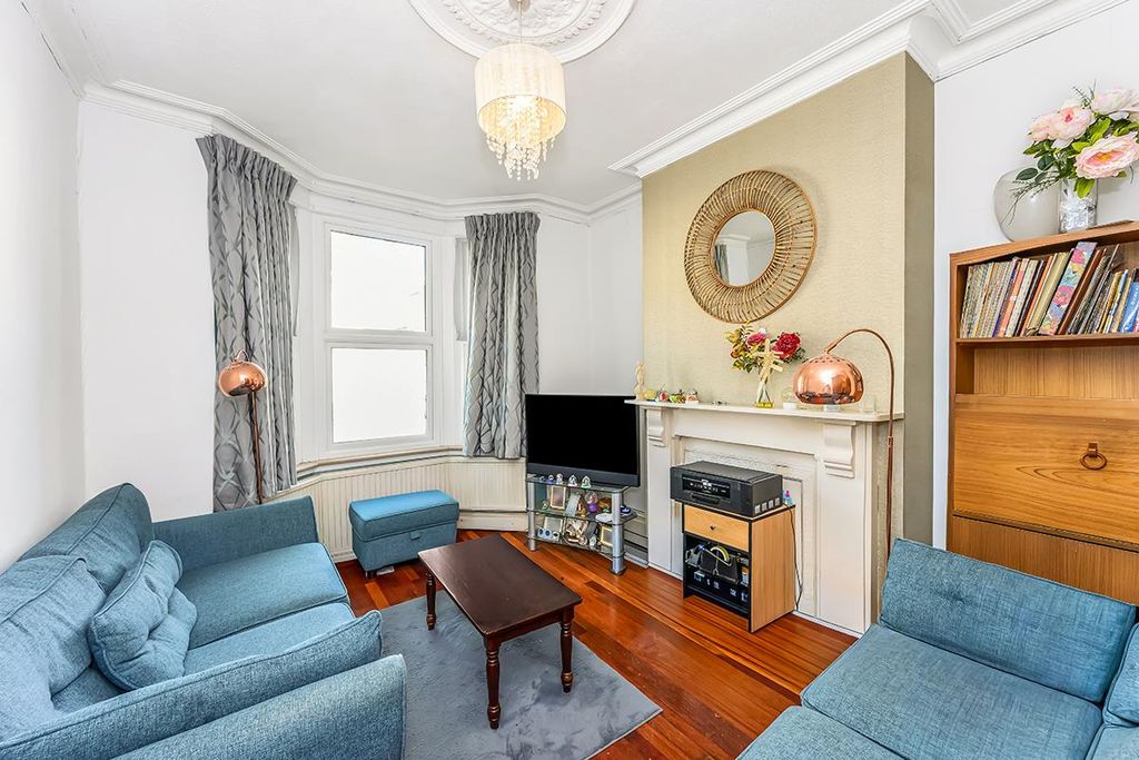 Property photo 2 of 17