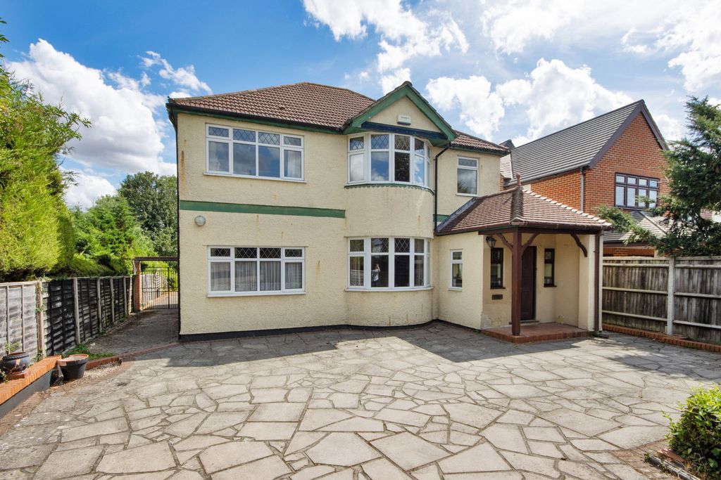 Property photo 1 of 32