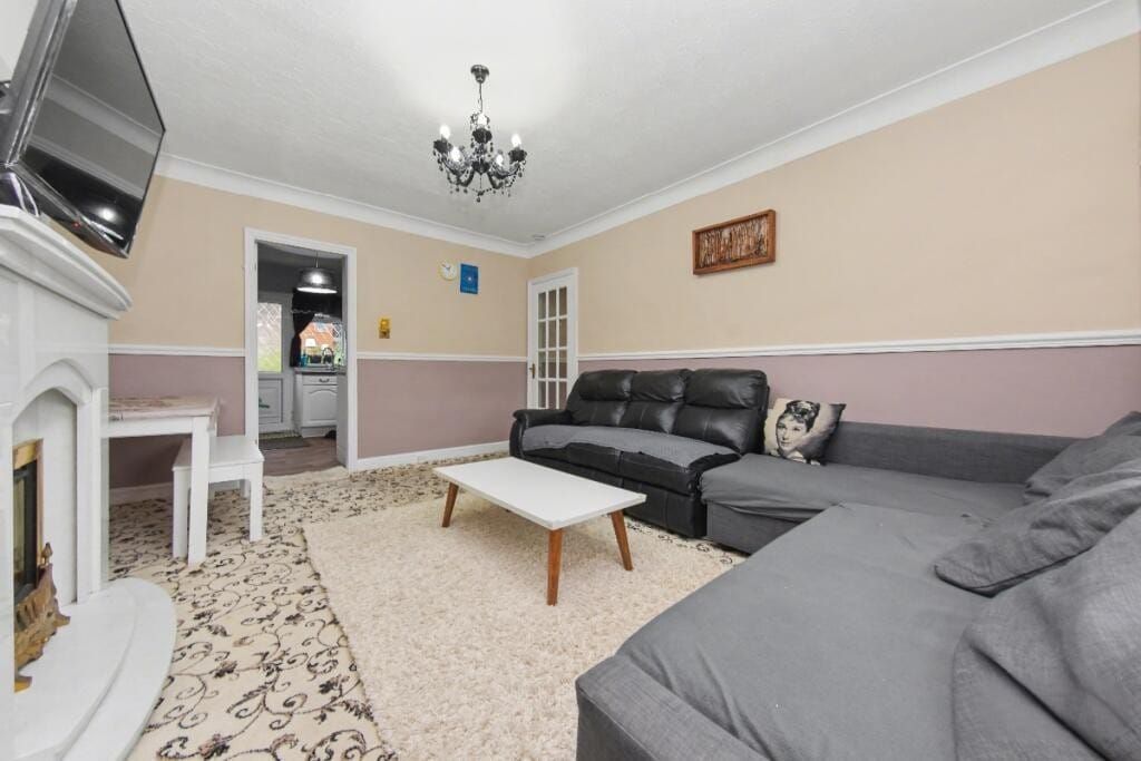 Property photo 3 of 25