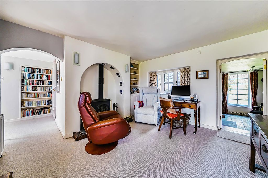 Property photo 3 of 25 Sitting Room
