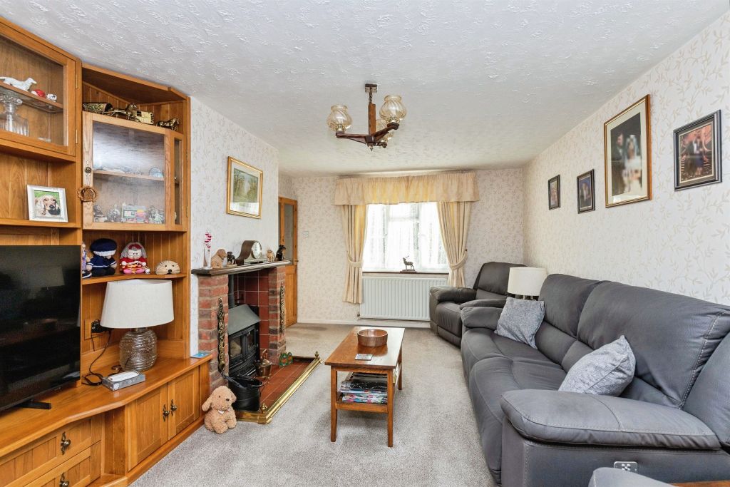 Property photo 2 of 17