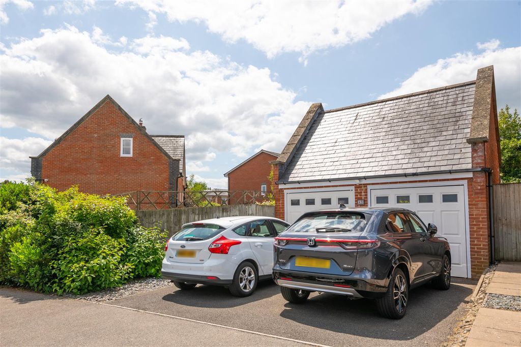 Property photo 3 of 40