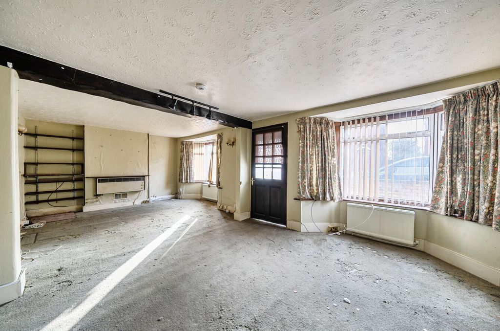 Property photo 3 of 21 1423516-3-69A9A68...