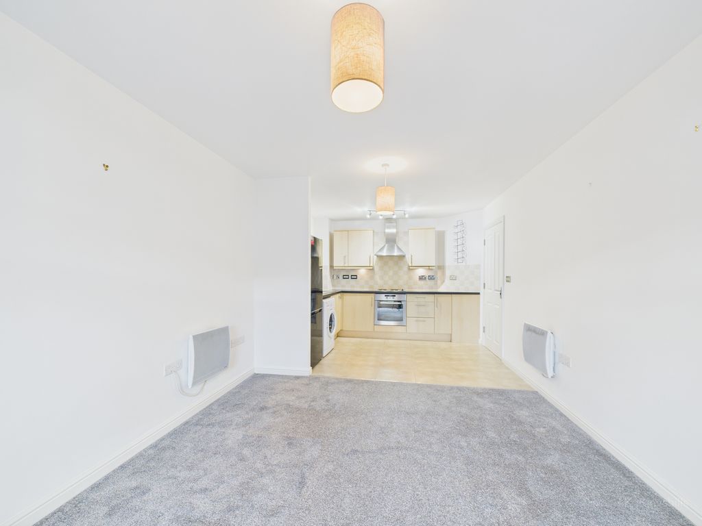 Property photo 2 of 8 Cam02136G0-Pr0507-Still013