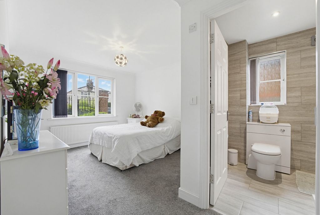 Property photo 2 of 12 5169862