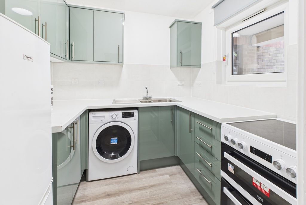 Property photo 2 of 7 Cam02519G0-Pr0346-Still007