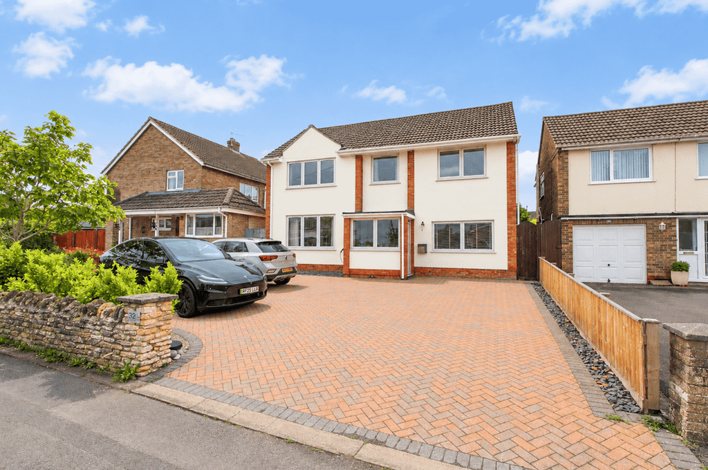 Property photo 2 of 33
