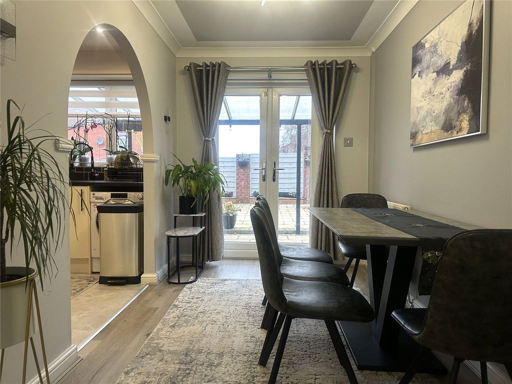 Property photo 3 of 22 Dining Area