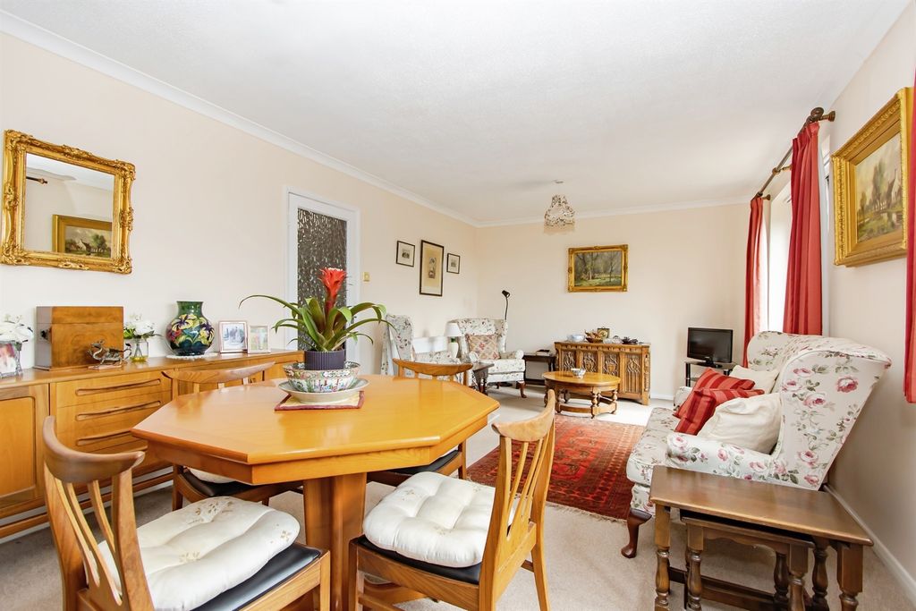 Property photo 3 of 17