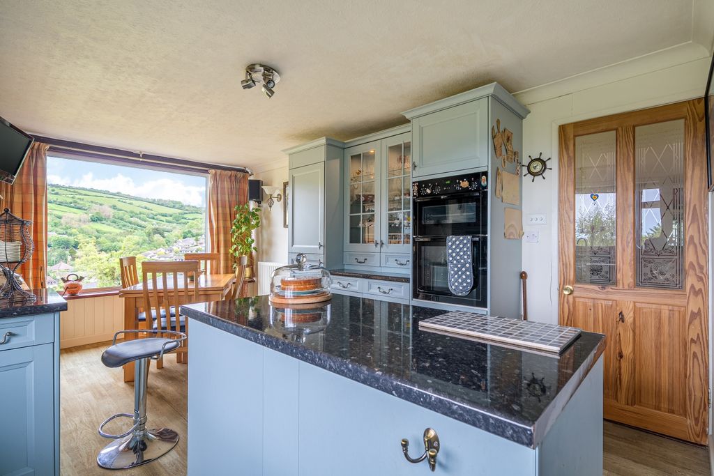 Property photo 2 of 32 1454325 (19)