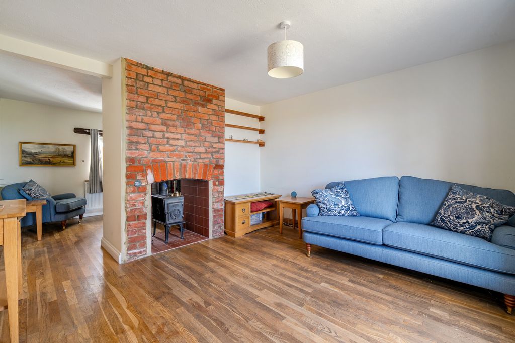 Property photo 2 of 18
