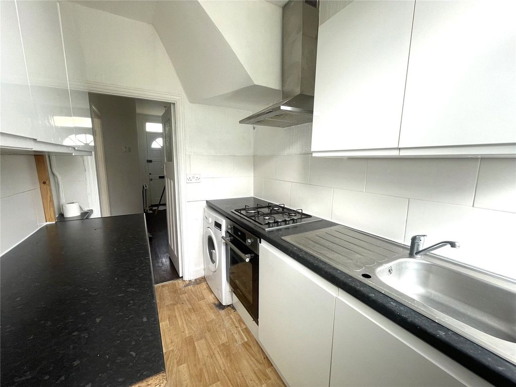 Property photo 2 of 11 Picture No. 18