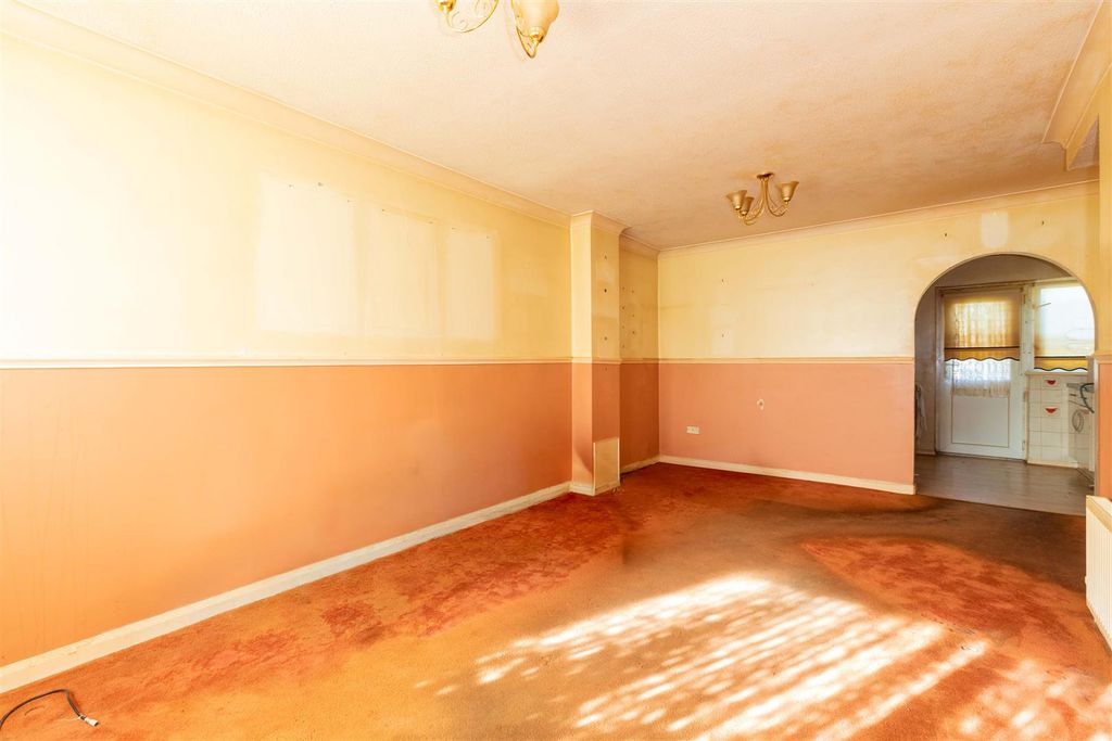 Property photo 3 of 13 12 Torridge Road-6.Jpg