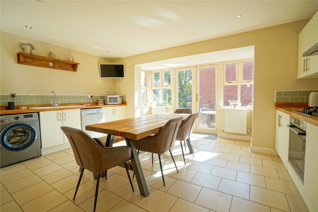 Property photo 3 of 19 Picture No. 11