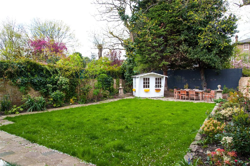 Property photo 2 of 15 Garden