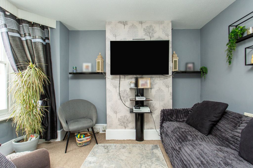 Property photo 2 of 13 Picture 2