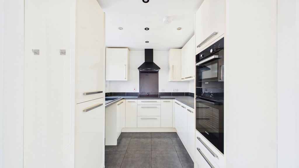 Property photo 2 of 17 Kitchen