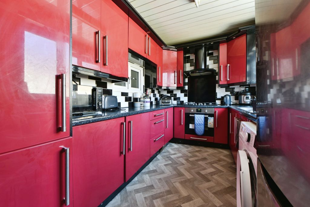 Property photo 1 of 20 Kitchen