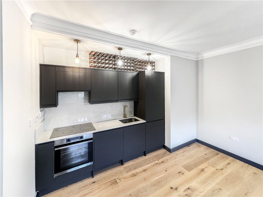 Property photo 3 of 9 Kitchen