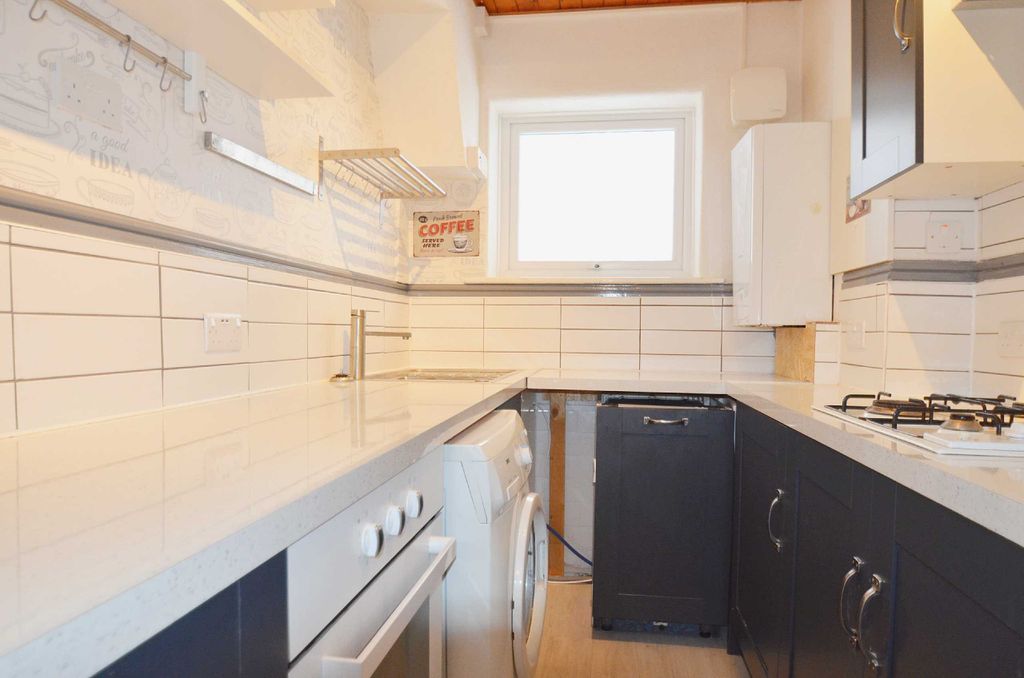 Property photo 3 of 8 Photo