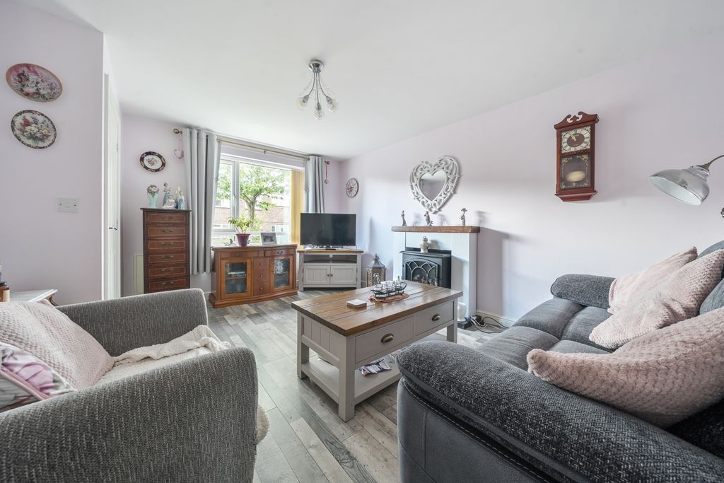 Property photo 3 of 10 1476669-6-6A27E9Ae2ee45