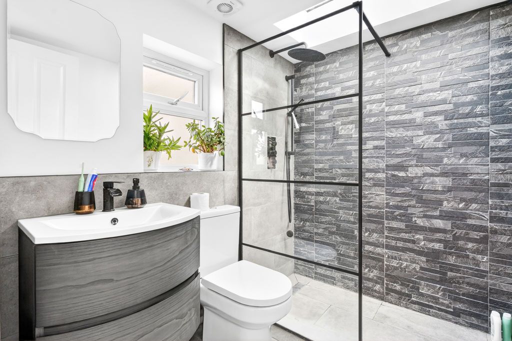 Property photo 3 of 30 Photo 9