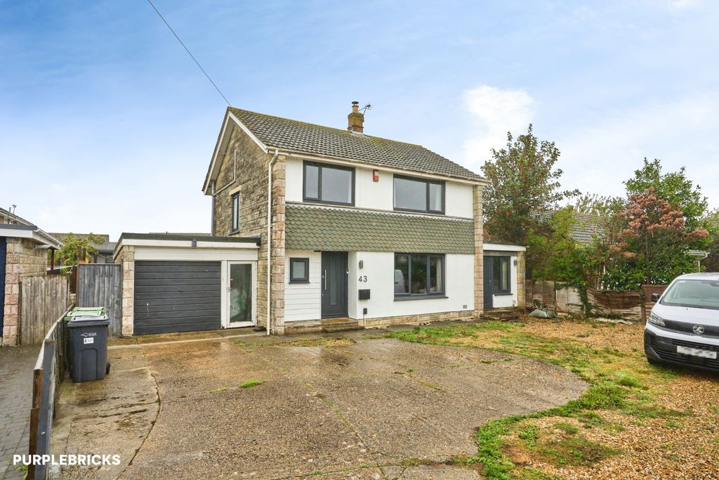 Property photo 2 of 53