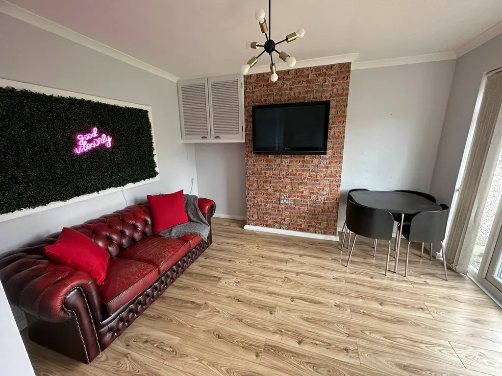 Property photo 3 of 6