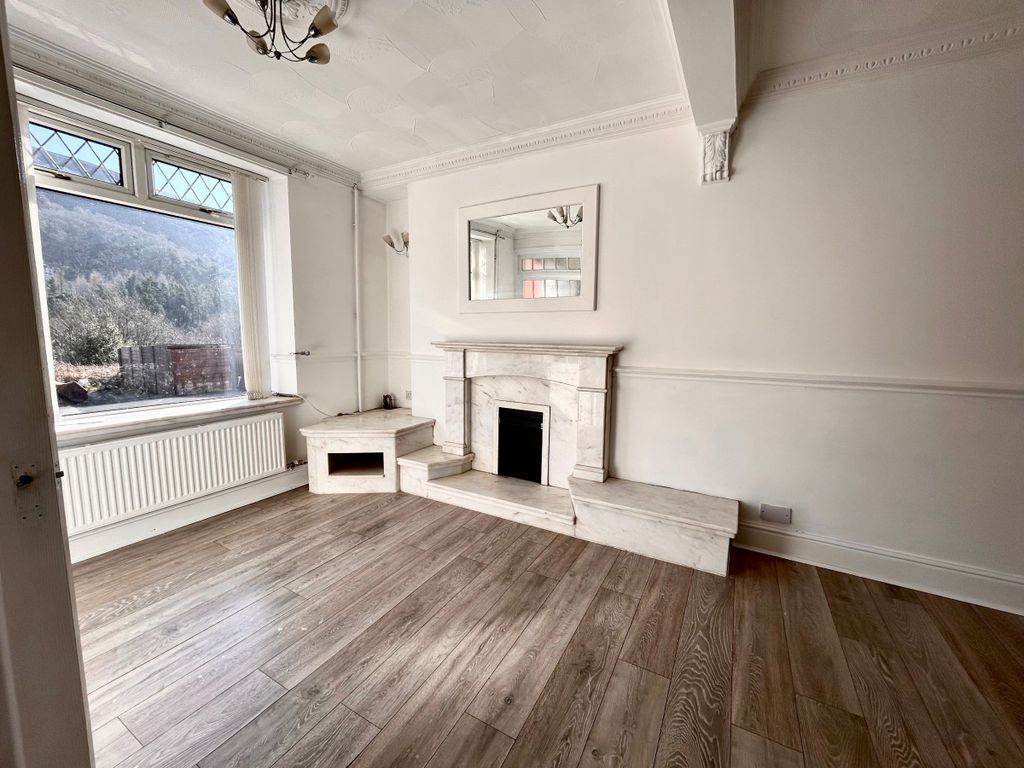 Property photo 2 of 10 Lounge