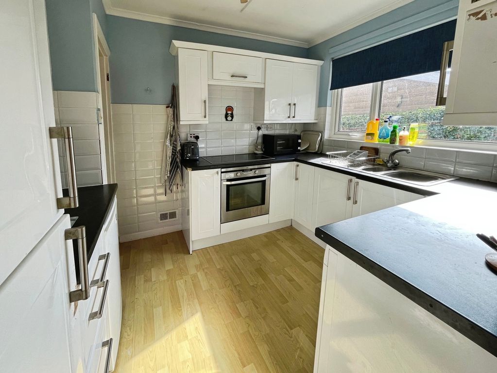 Property photo 3 of 16 Kitchen